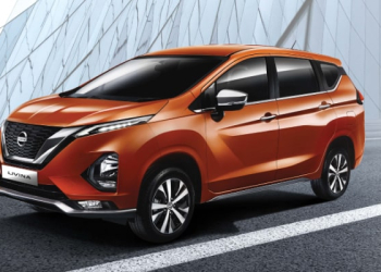 Mobil Nissan Livina