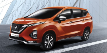 Mobil Nissan Livina